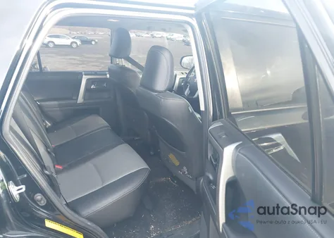 2020 Toyota 4Runner Sr5 Premium z USA, uszkodzony, nr VIN JTEBU5JR3L5769618